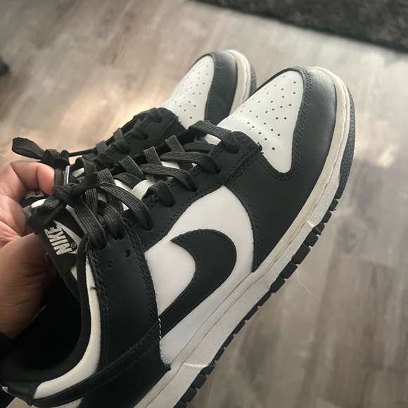 Nike dunks gently used. Good condition - Picture 4 of 6
